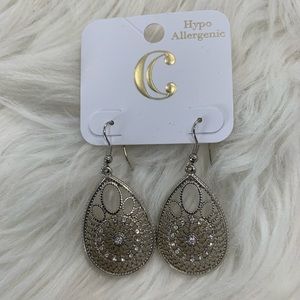 C Long Hanging Earrings.‎